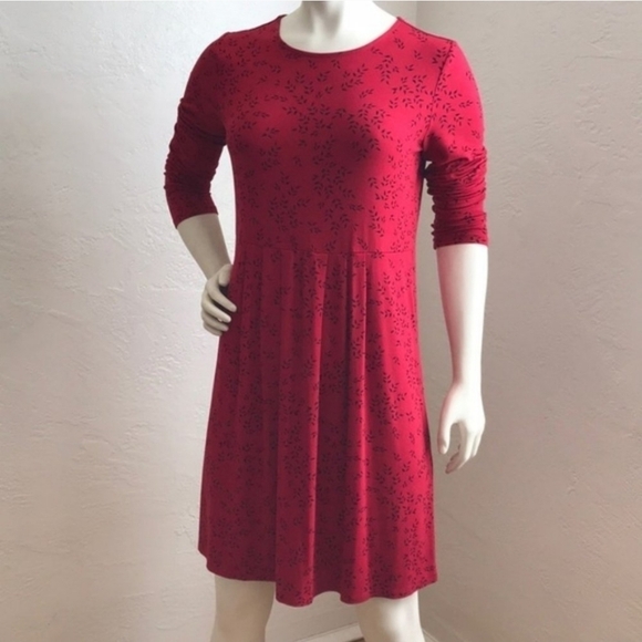 J. JILL wearever collection sz medium petite red dress small black leaves - Picture 1 of 8